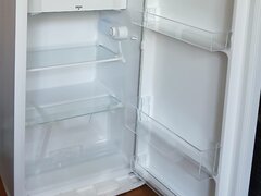 Vand nou, nefolosit frigider clasa A+ consuma foarte putin curent